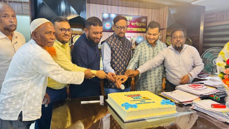 ফিনলে সাউথ সিটির প্রথম বর্ষপূর্তি উপলক্ষে মেয়র ডা. শাহাদাত হোসেনের সঙ্গে শুভেচ্ছা বিনিময়