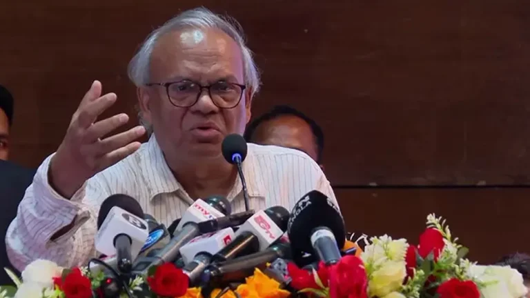 রাজনীতি রাজনীতিবিদদের হাতেই থাকা উচিত : রিজভী