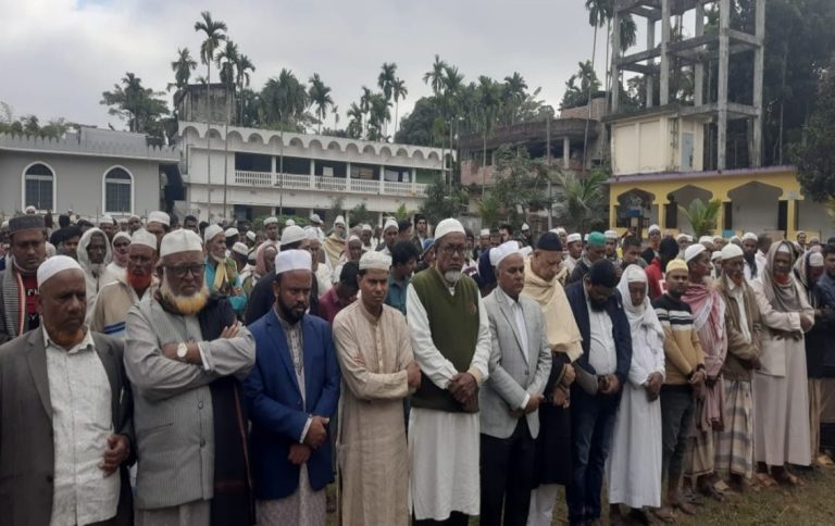 বাঁশখালী কালীপুরে নজির আহমদের জানাজায় সর্বস্তরের মানুষের শ্রদ্ধা, বিএনপি নেতৃবৃন্দের অংশগ্রহণ