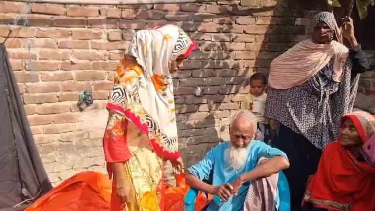 জয়পুরহাটে মধ্যরাতে ঘরে ঢুকে দুর্বৃত্তের হামলায় ফুফু নিহত, ভাতিজি হাসপাতালে চিকিৎসাধীন