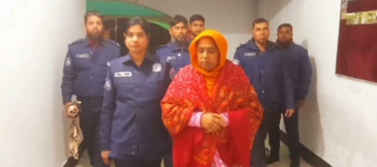 জয়পুরহাটে সাংবাদিক উপর হামলার ঘটনায় গ্রেফতার কৃত মহিলা ইউপি  সদস্যের জামিন না মঞ্জুর,জেল হাজতে প্রেরণ