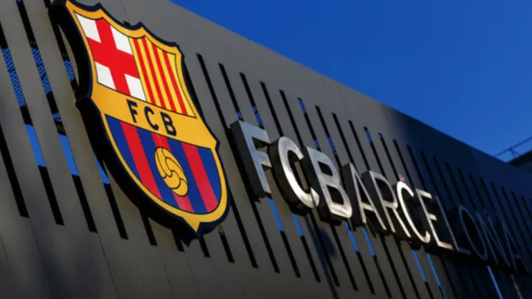 আত্মবিশ্বাস হারিয়ে ছুটি চাইলেন বার্সা ডিফেন্ডার