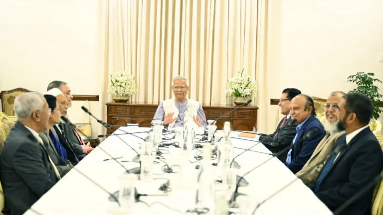 নির্বাচন-গণভোটের প্রস্তুতি নিয়ে যমুনায় বৈঠক