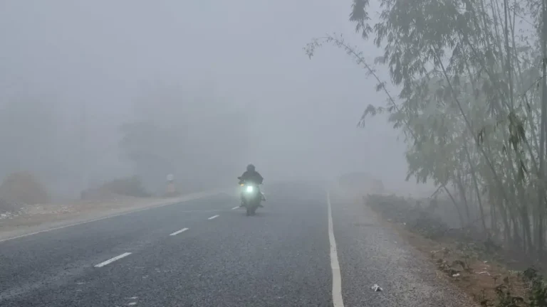 তেঁতুলিয়ায় বইছে মৃদু শৈত্যপ্রবাহ, তাপমাত্রা ৯ ডিগ্রির ঘরে