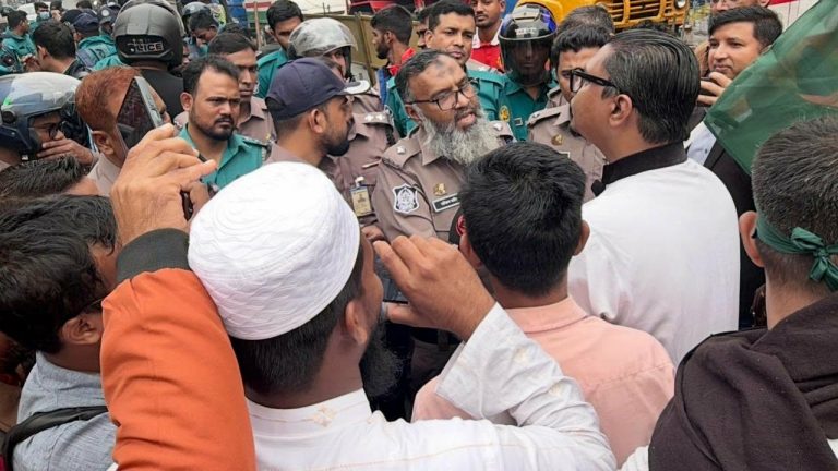 বাংলাদেশের ফুলকেও ভয় পায় ভারত : রাশেদ প্রধান