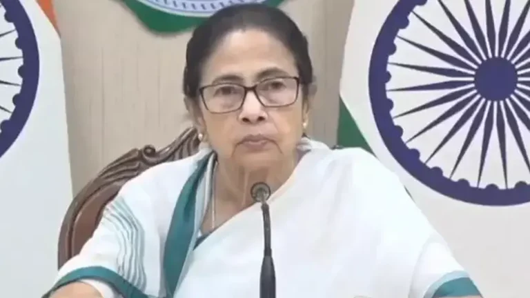 খালেদা জিয়ার মৃত্যুতে মমতা ব্যানার্জির শোক প্রকাশ