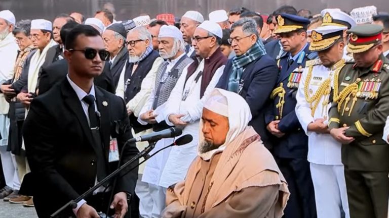 লাখো মানুষের অংশগ্রহণে খালেদা জিয়ার জানাজা সম্পন্ন