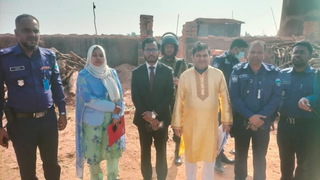 বাঁশখালীতে অবৈধ ইটভাটাকে ৫ লাখ টাকা জরিমানা