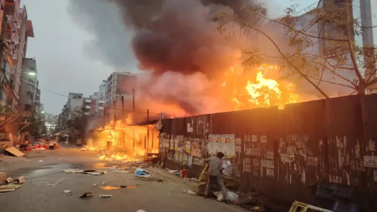 উত্তরায় কাঁচাবাজারে আগুন, নিয়ন্ত্রণে ৫ ইউনিট