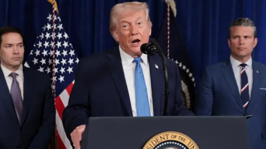 হরমুজ প্রণালিতে মাইন বসানো নিয়ে গর্জে উঠলেন ট্রাম্প